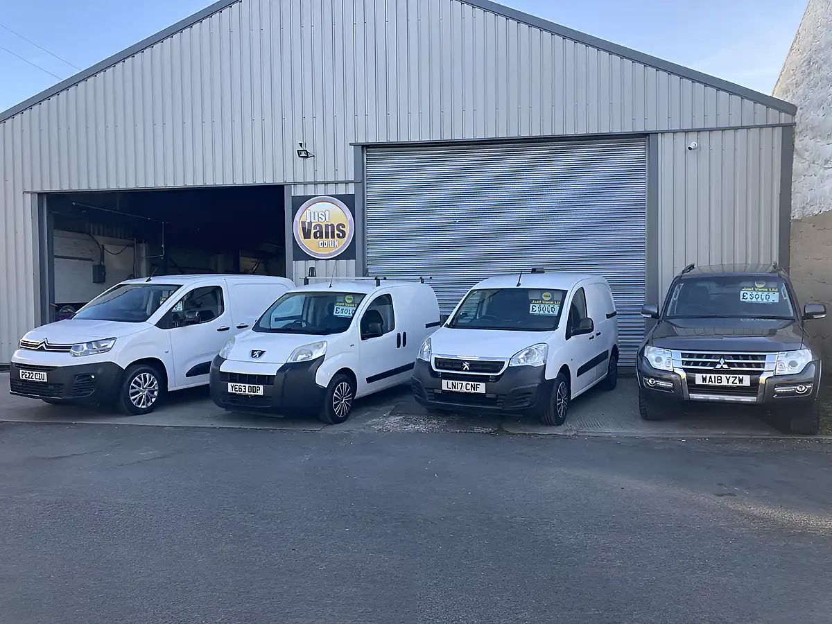 Used 2022 Ford Transit 350 Trend, Extra Long Wheelbase High Roof White - Interior and Exterior details 14