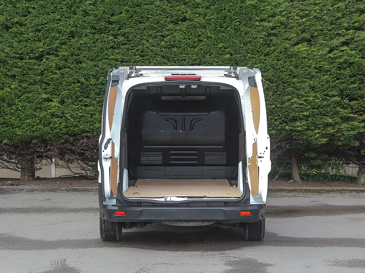 Used 2022 Ford Transit Connect 230 Ecoblue Leader Frozen White - Interior and Exterior details 10