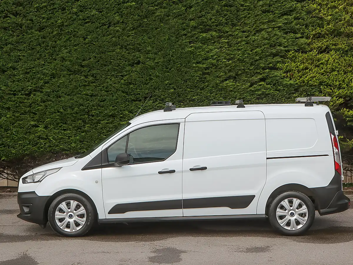 Used 2022 Ford Transit Connect 230 Ecoblue Leader Frozen White - Interior and Exterior details 11
