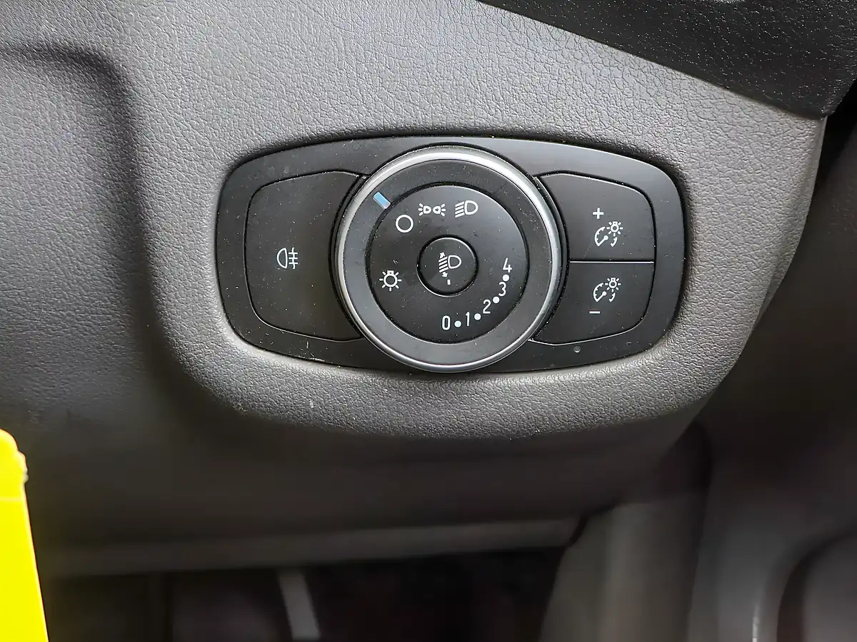 Used 2022 Ford Transit Connect 230 Ecoblue Leader Frozen White - Interior and Exterior details 18