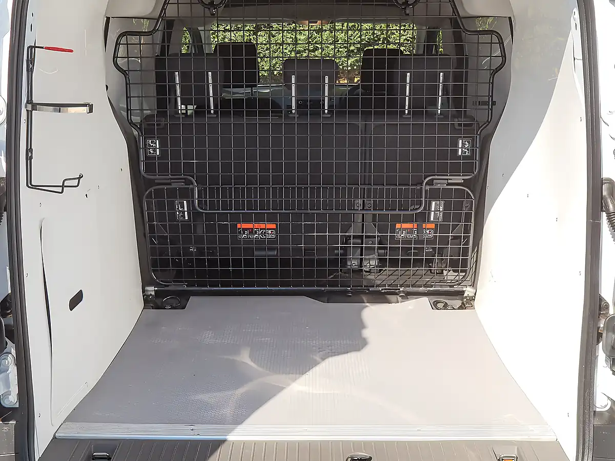Used 2022 Ford Transit Connect 240 Eb Leader Frozen White - Interior and Exterior details 11
