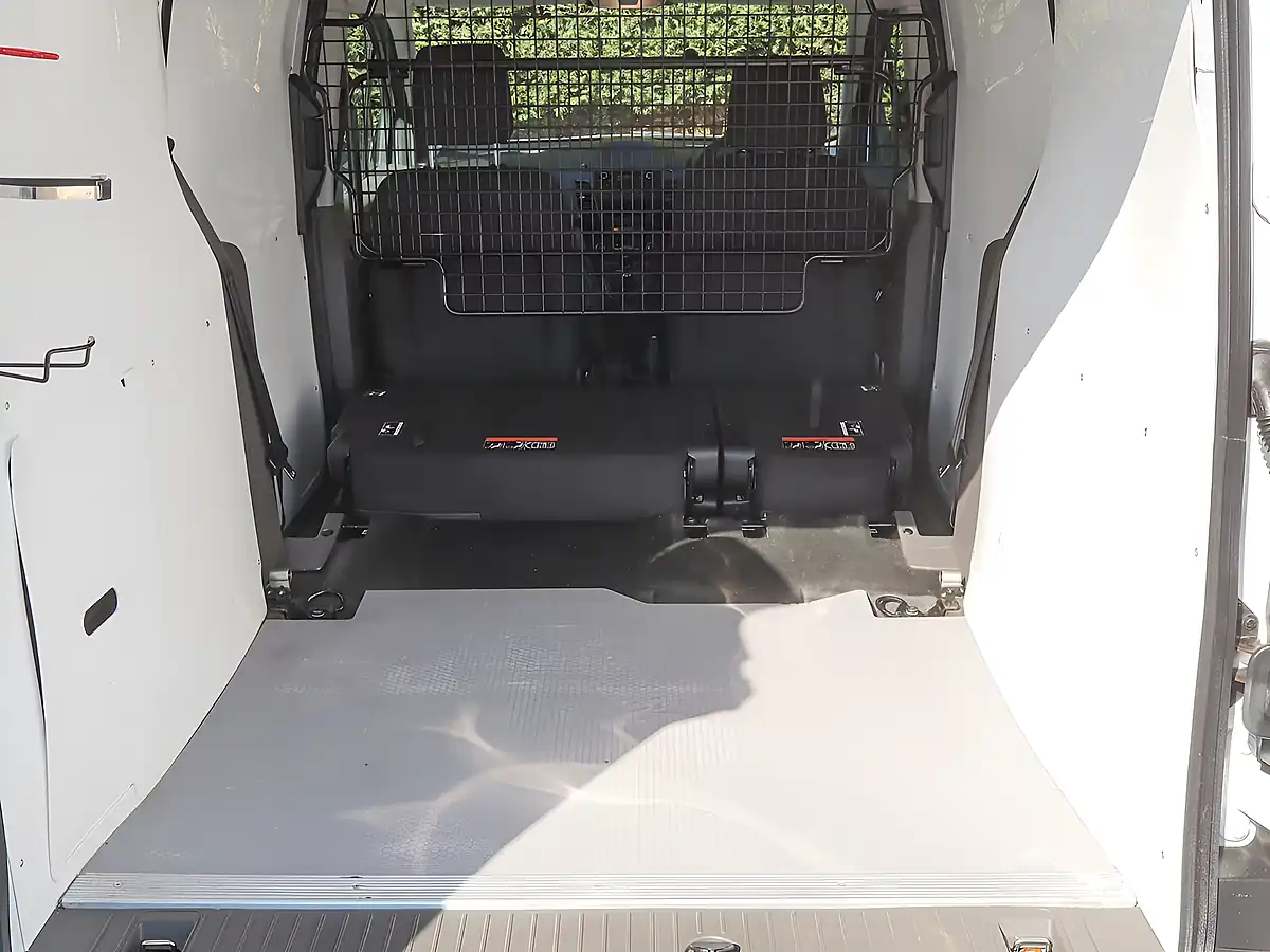Used 2022 Ford Transit Connect 240 Eb Leader Frozen White - Interior and Exterior details 12