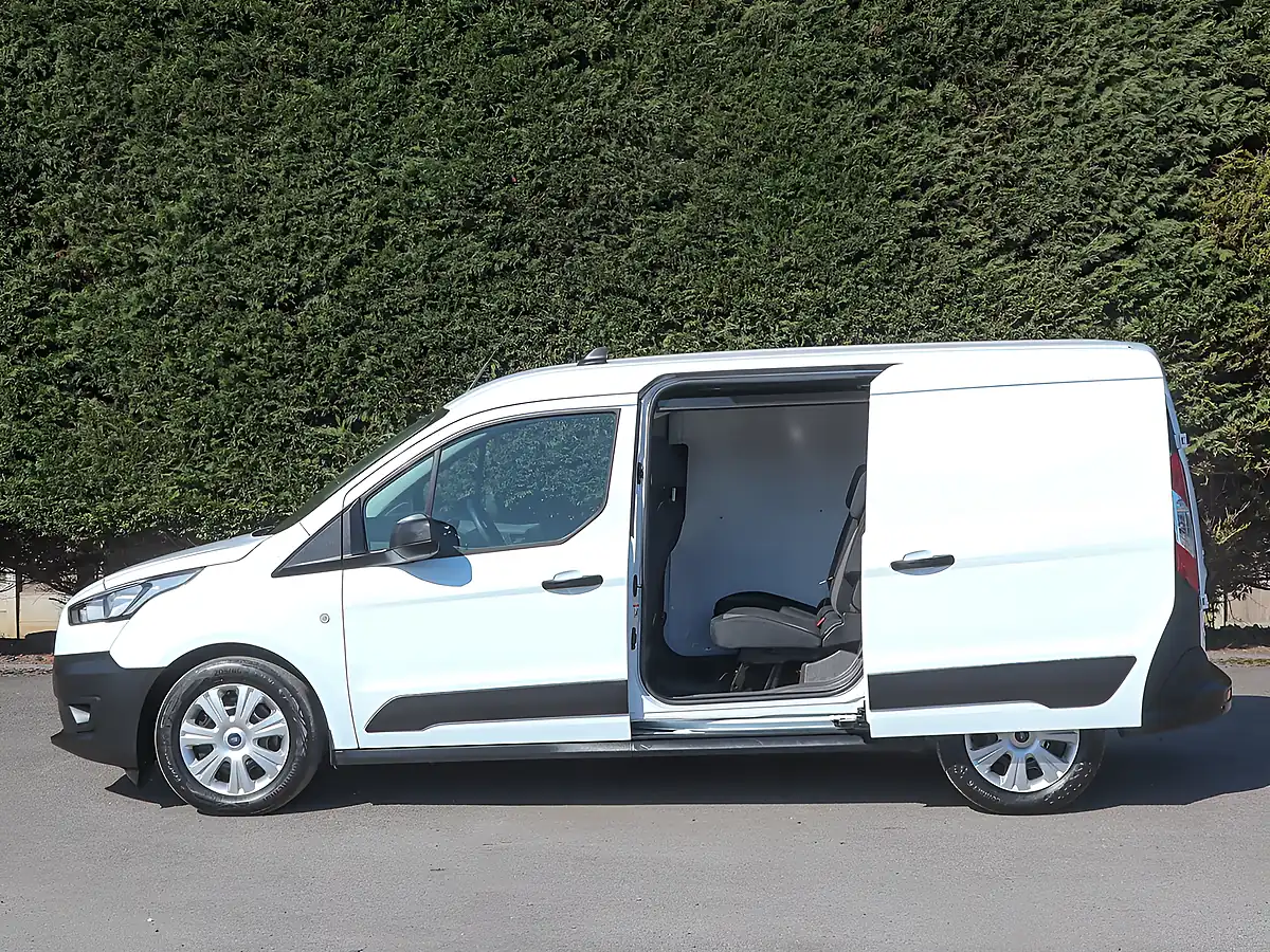 Used 2022 Ford Transit Connect 240 Eb Leader Frozen White - Interior and Exterior details 17