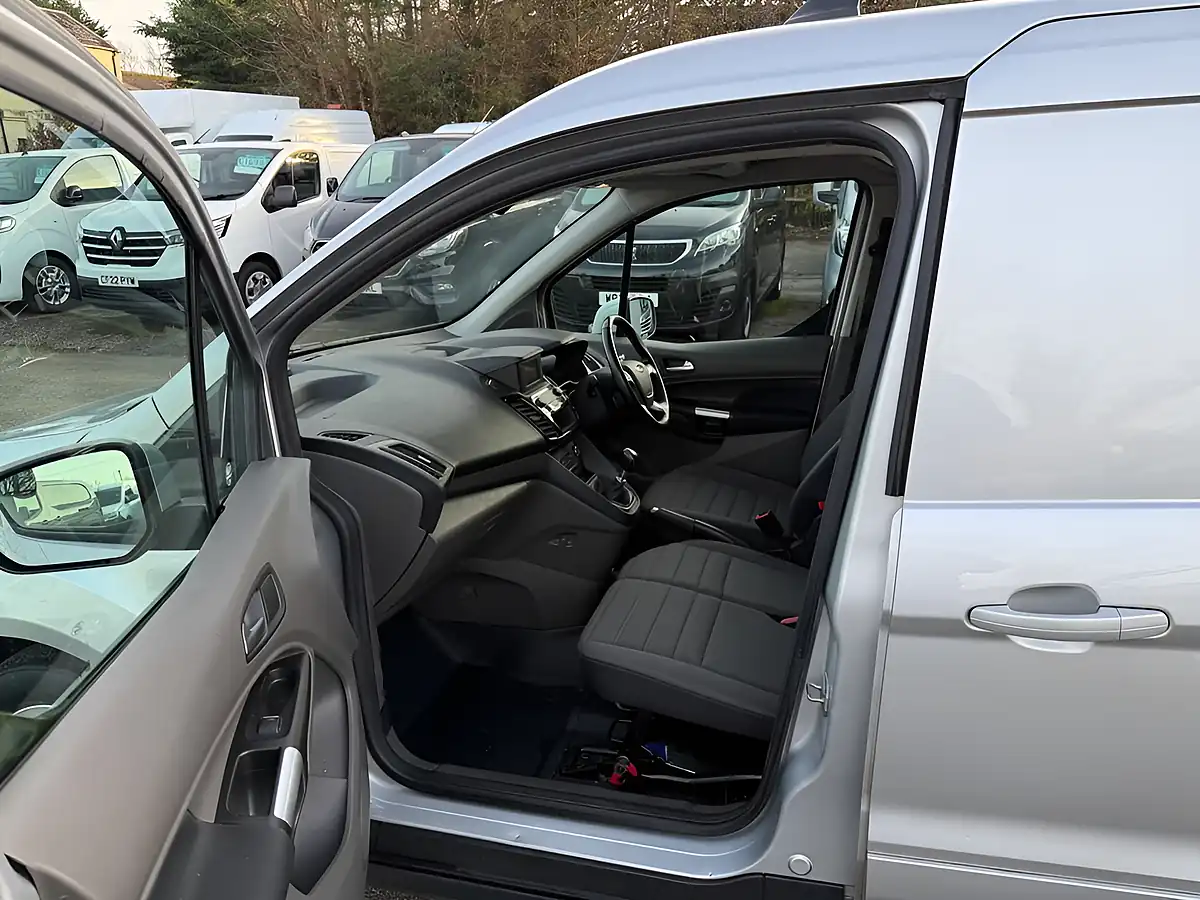Used 2022 Ford Transit Connect Limited Moondust Silver - Interior and Exterior details 17