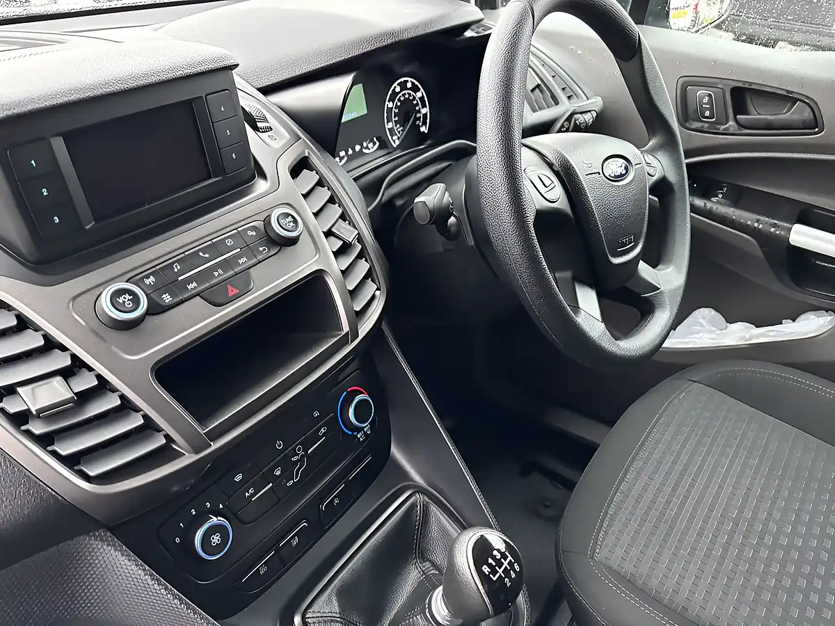 Used 2022 Ford Transit Connect Trend White - Interior and Exterior details 9