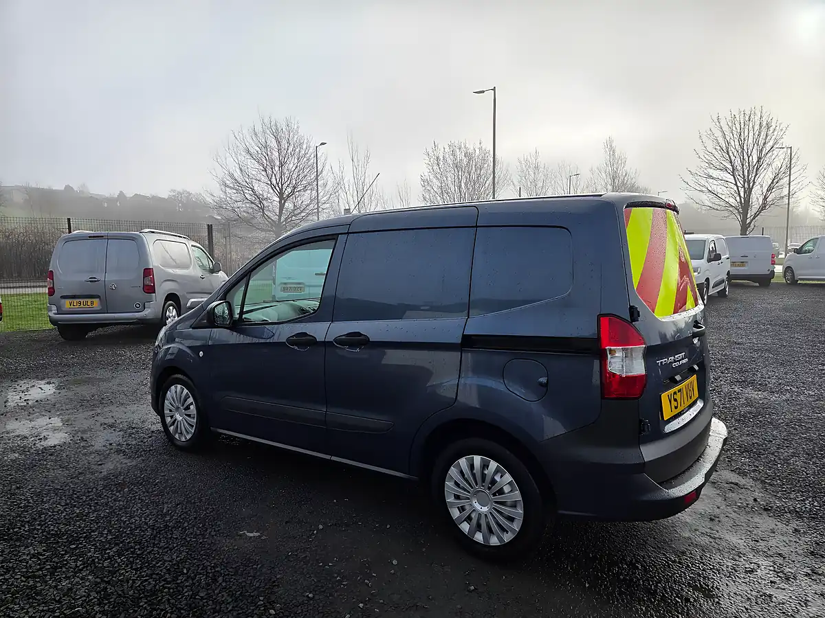 Used 2022 Ford Transit Courier Leader L1 Blue - Interior and Exterior details 11