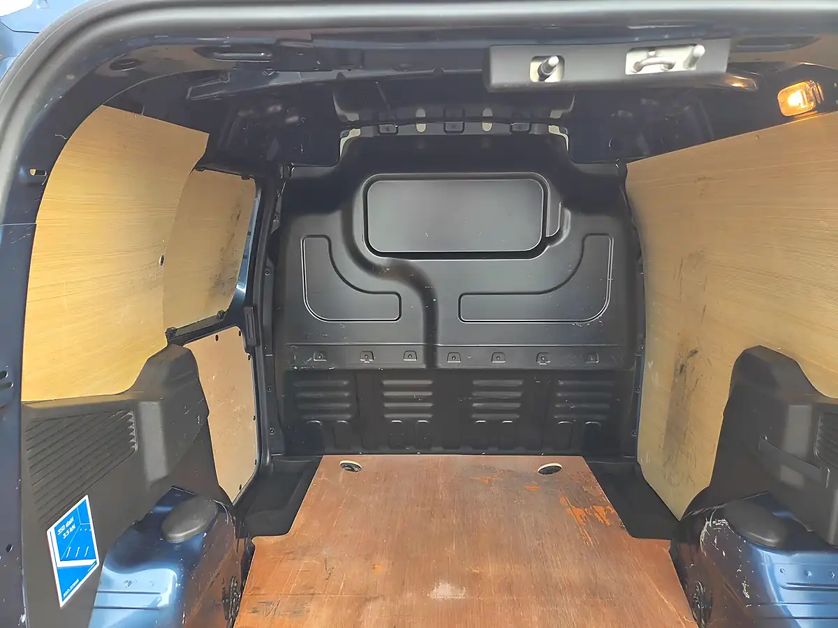 Used 2022 Ford Transit Courier Leader L1 Blue - Interior and Exterior details 17