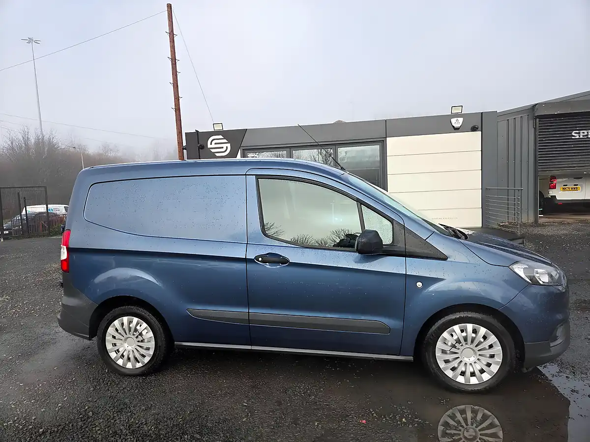 Used 2022 Ford Transit Courier Leader L1 Blue - Interior and Exterior details 3