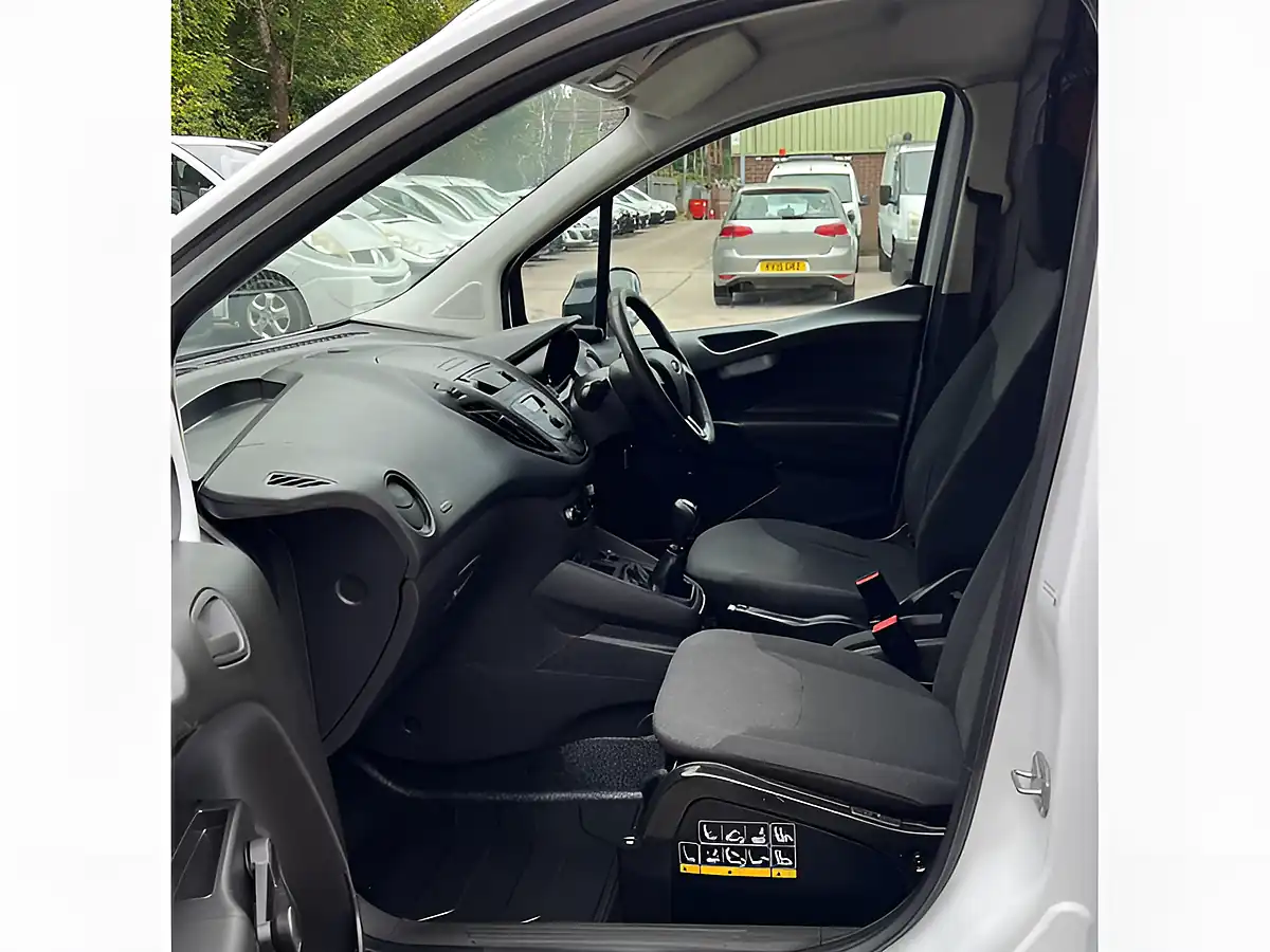 Used 2022 Ford Transit Courier Leader White - Interior and Exterior details 19