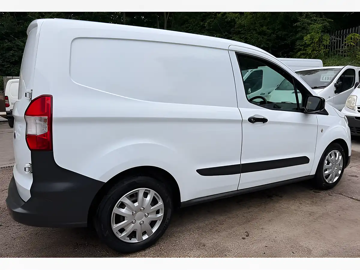Used 2022 Ford Transit Courier Leader White - Interior and Exterior details 9