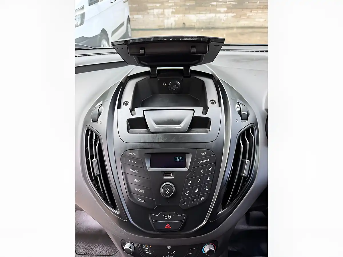 Used 2022 Ford Transit Courier Leader White - Interior and Exterior details 16