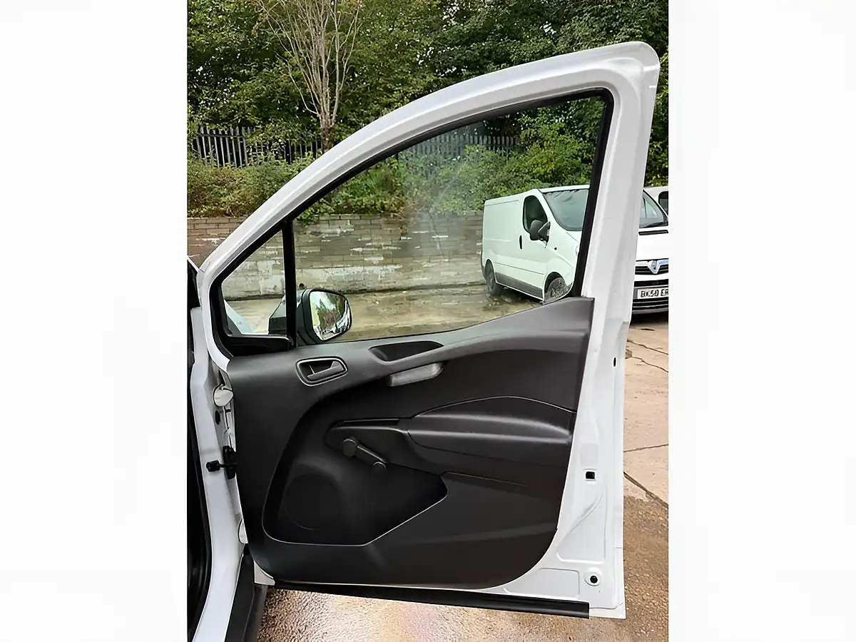 Used 2022 Ford Transit Courier Leader White - Interior and Exterior details 17