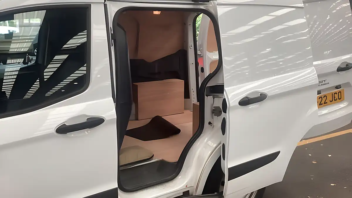 Used 2022 Ford Transit Courier Leader White - Interior and Exterior details 8