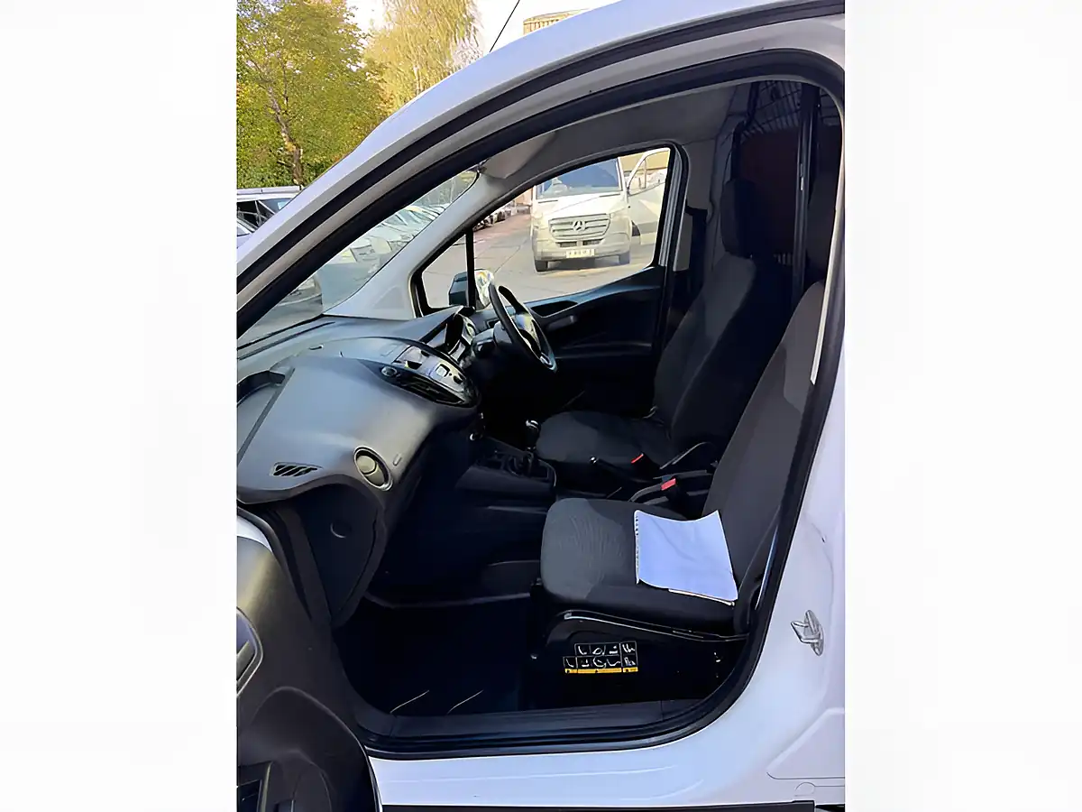 Used 2022 Ford Transit Courier Leader White - Interior and Exterior details 16
