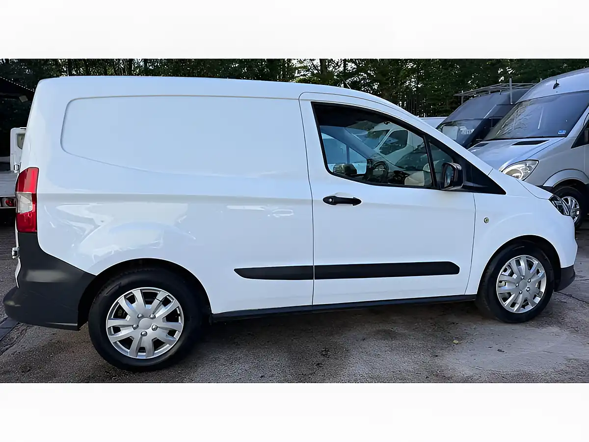 Used 2022 Ford Transit Courier Leader White - Interior and Exterior details 4