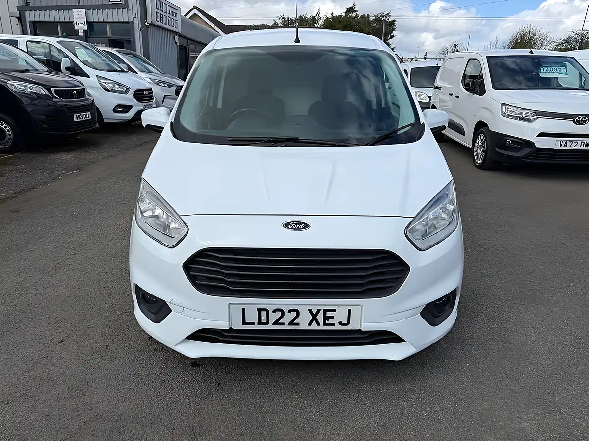 Used 2022 Ford Transit Courier Limited White - Interior and Exterior details 13