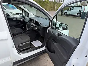 Used 2022 Ford Transit Courier Limited White - Interior and Exterior details 14