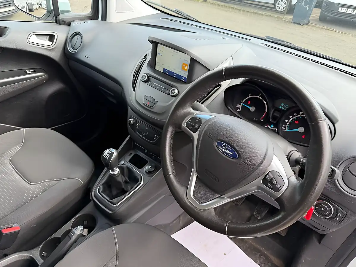 Used 2022 Ford Transit Courier Limited White - Interior and Exterior details 3