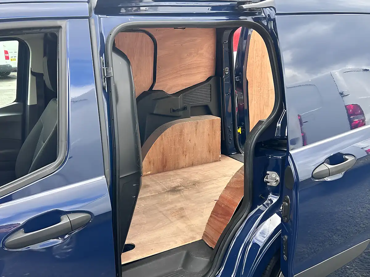 Used 2022 Ford Transit Courier Trend Blue - Interior and Exterior details 14
