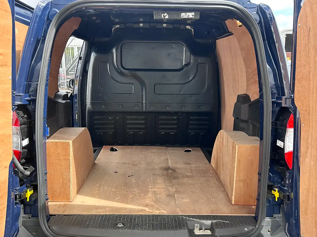 Used 2022 Ford Transit Courier Trend Blue - Interior and Exterior details 15