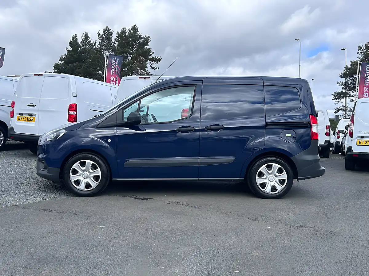 Used 2022 Ford Transit Courier Trend Blue - Interior and Exterior details 8