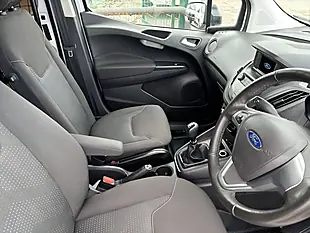 Used 2022 Ford Transit Courier Trend White - Interior and Exterior details 10
