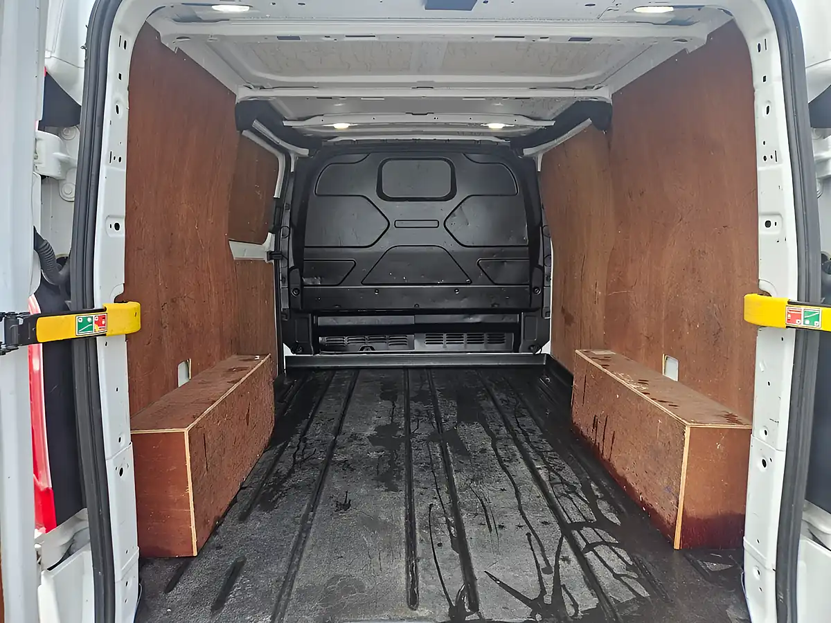 Used 2022 Ford Transit Custom 280 Limited White - Interior and Exterior details 10