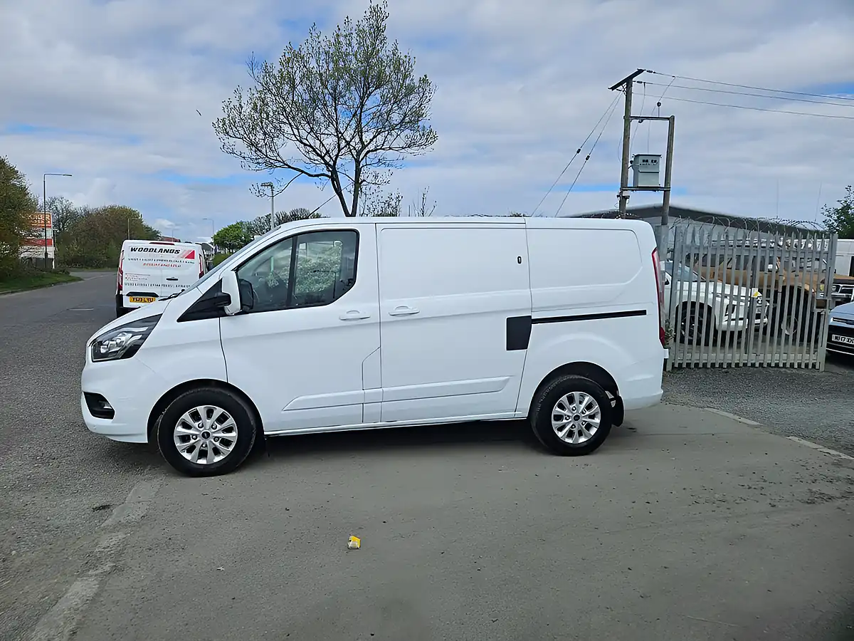 Used 2022 Ford Transit Custom 280 Limited White - Interior and Exterior details 5