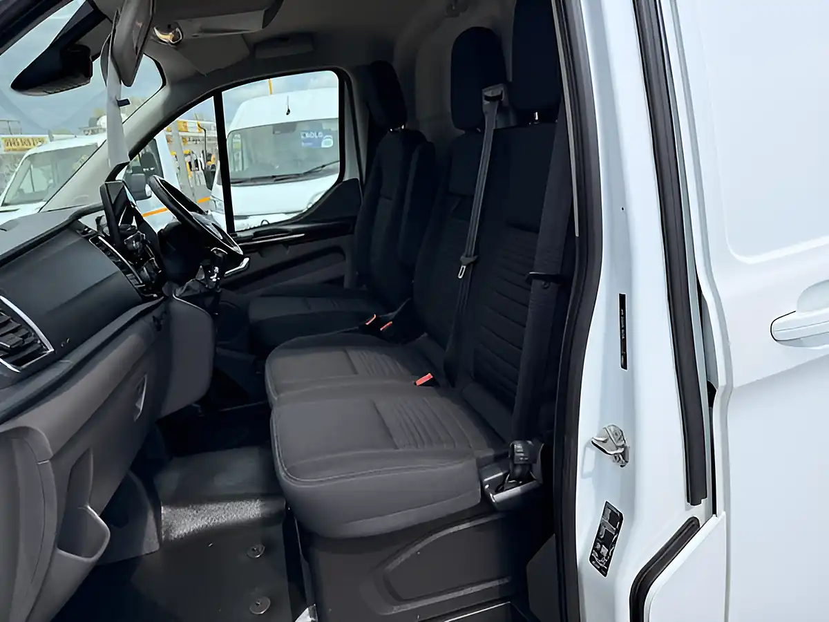Used 2022 Ford Transit Custom 280 Limited White - Interior and Exterior details 18