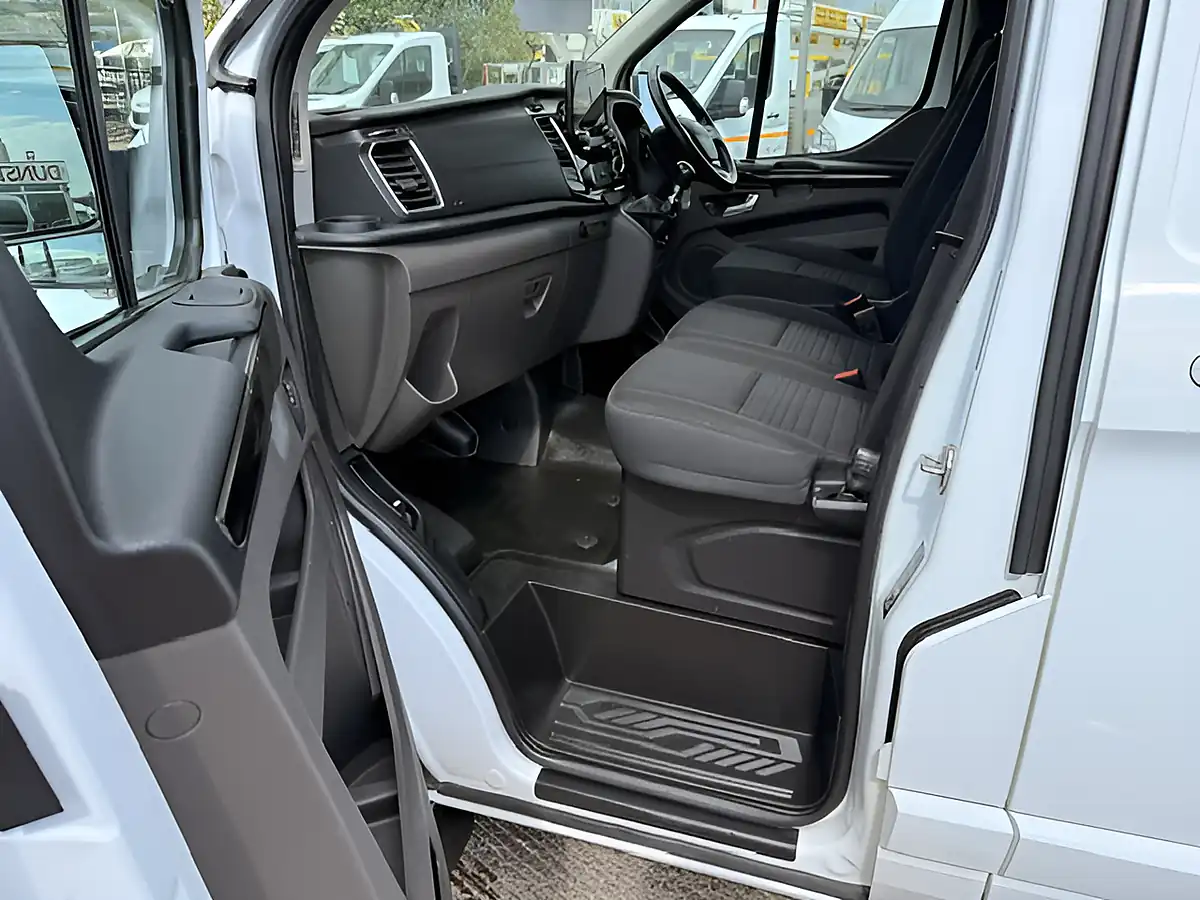 Used 2022 Ford Transit Custom 280 Limited White - Interior and Exterior details 19