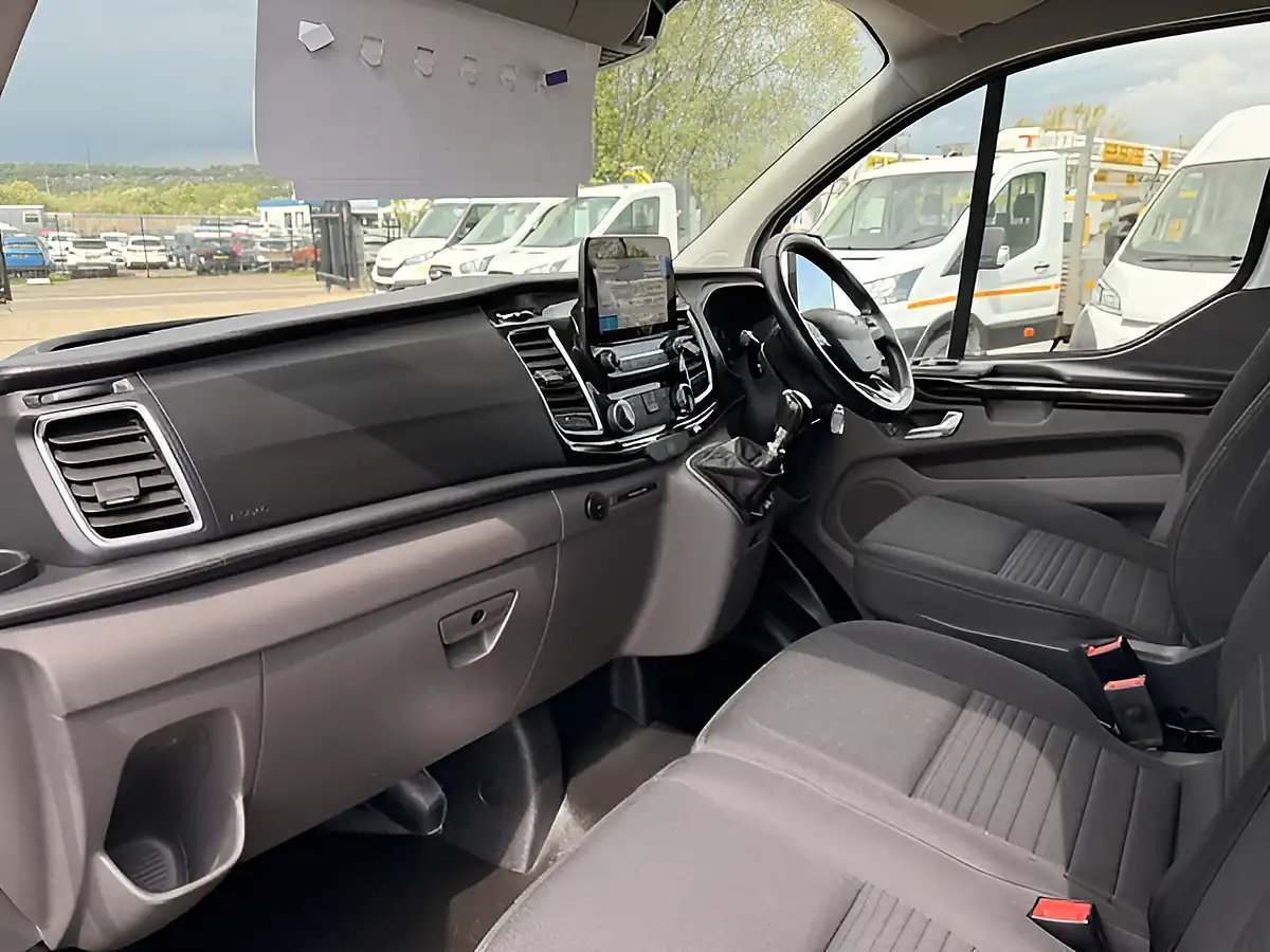 Used 2022 Ford Transit Custom 280 Limited White - Interior and Exterior details 20