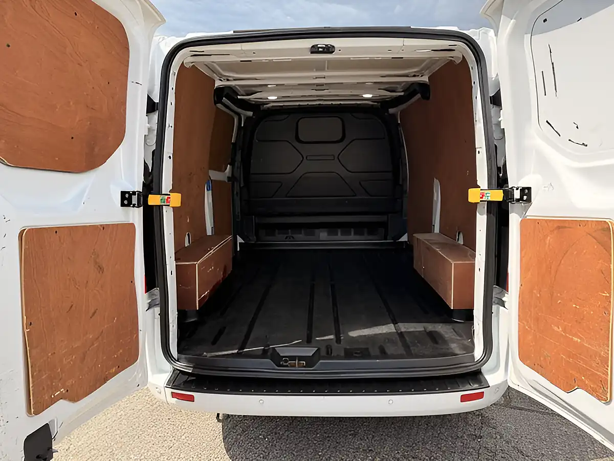 Used 2022 Ford Transit Custom 280 Limited White - Interior and Exterior details 5