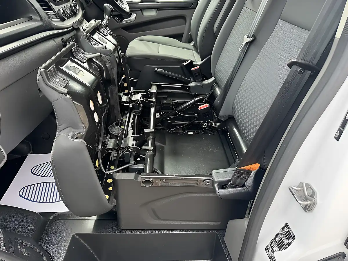 Used 2022 Ford Transit Custom 300 L2 Lwb Trend Frozen White (solid Colour) - Interior and Exterior details 12