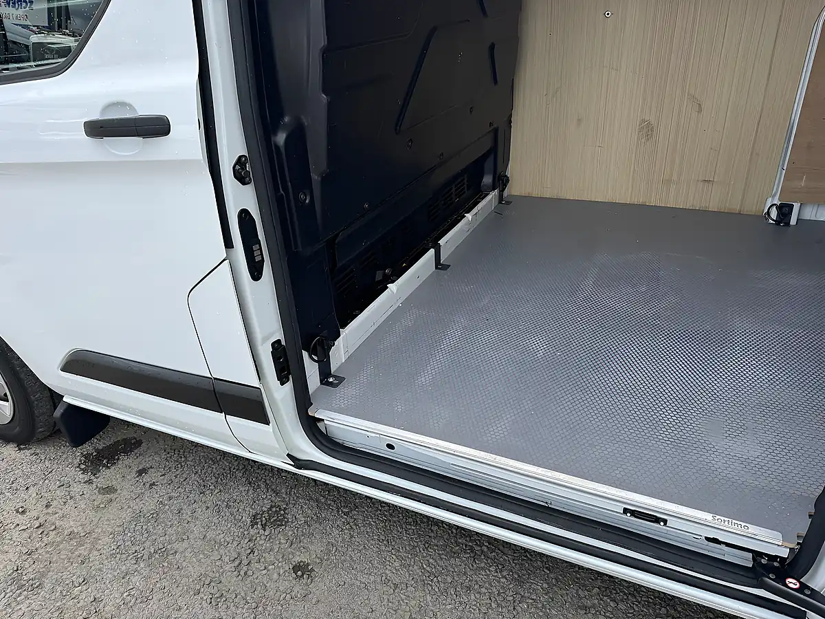 Used 2022 Ford Transit Custom 300 L2 Lwb Trend Frozen White (solid Colour) - Interior and Exterior details 13