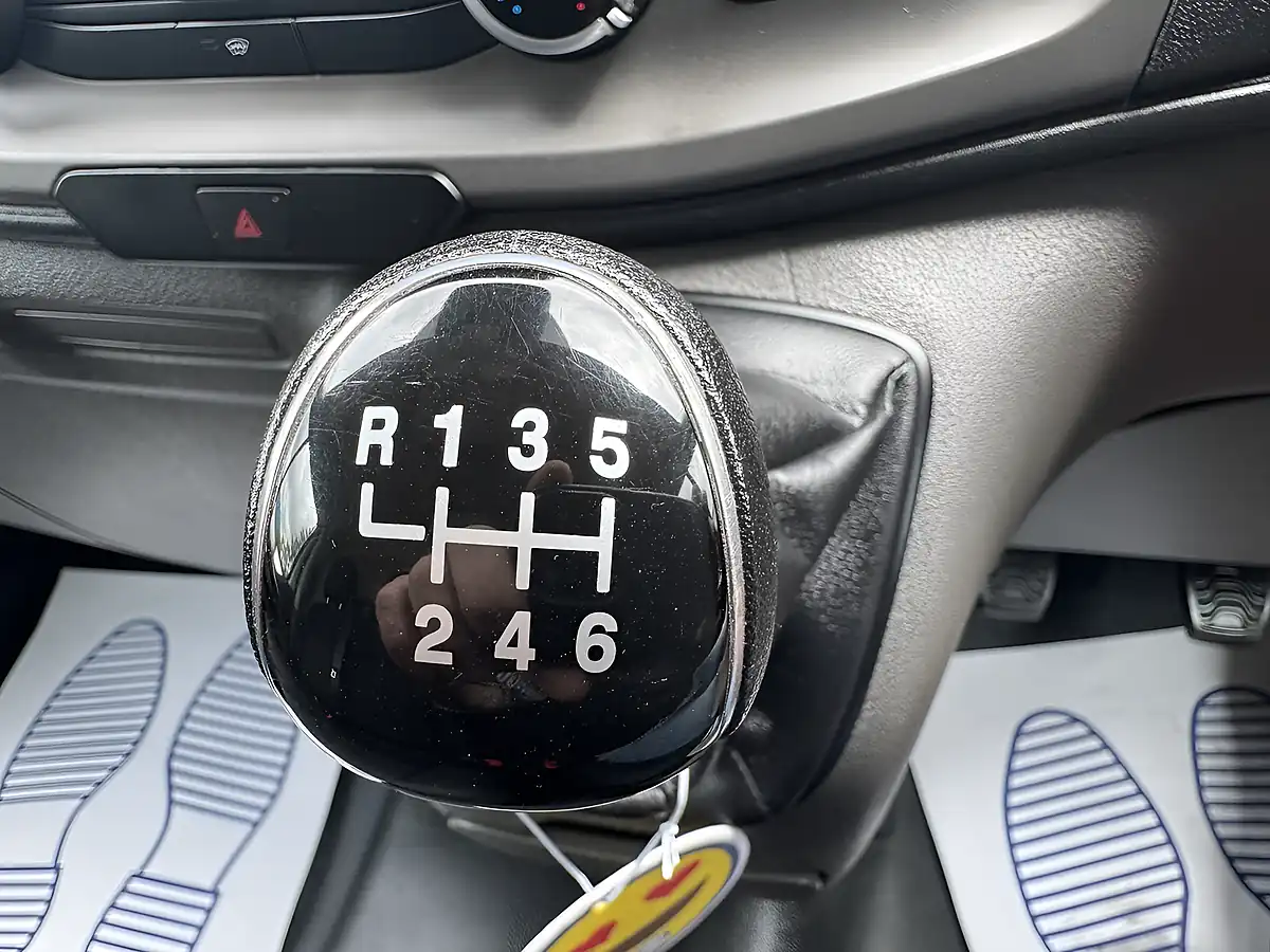 Used 2022 Ford Transit Custom 300 L2 Lwb Trend Frozen White (solid Colour) - Interior and Exterior details 20