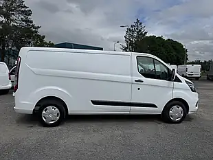 Used 2022 Ford Transit Custom 300 L2 Lwb Trend Frozen White (solid Colour) - Interior and Exterior details 4