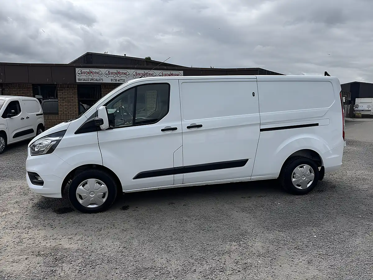 Used 2022 Ford Transit Custom 300 L2 Lwb Trend Frozen White (solid Colour) - Interior and Exterior details 8