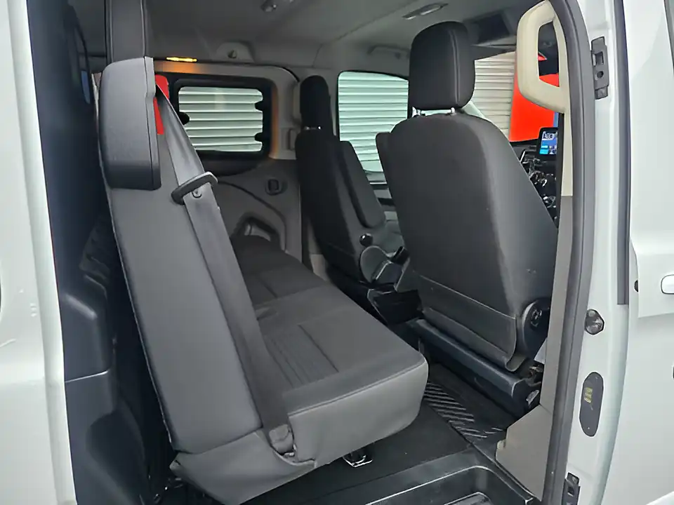 Used 2022 Ford Transit Custom 300 Limited Dciv White - Interior and Exterior details 15