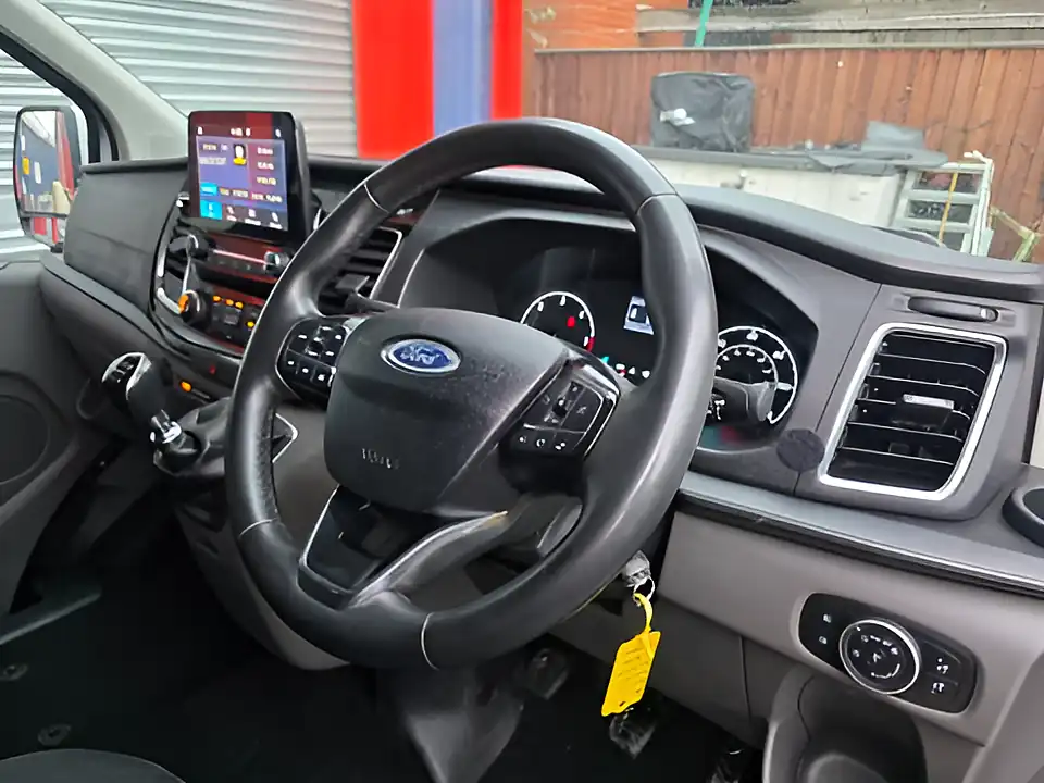 Used 2022 Ford Transit Custom 300 Limited Dciv White - Interior and Exterior details 17