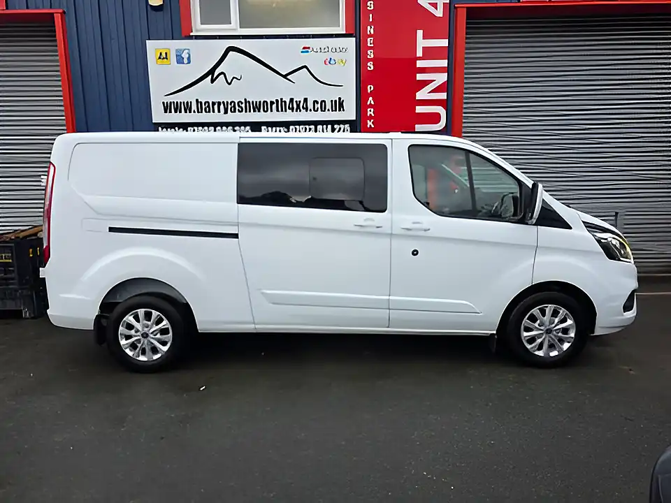 Used 2022 Ford Transit Custom 300 Limited Dciv White - Interior and Exterior details 3
