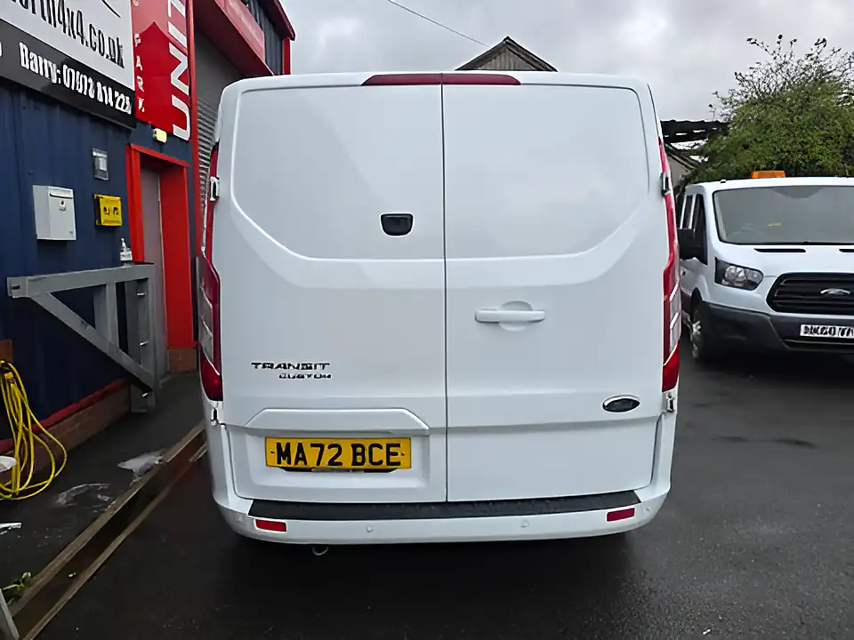 Used 2022 Ford Transit Custom 300 Limited Dciv White - Interior and Exterior details 6
