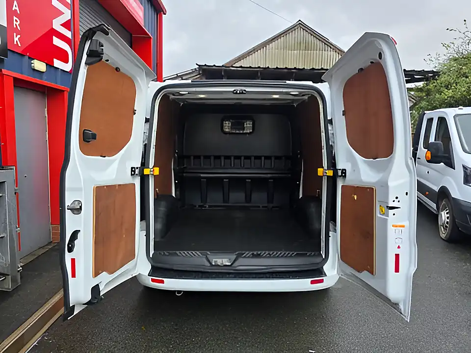 Used 2022 Ford Transit Custom 300 Limited Dciv White - Interior and Exterior details 9