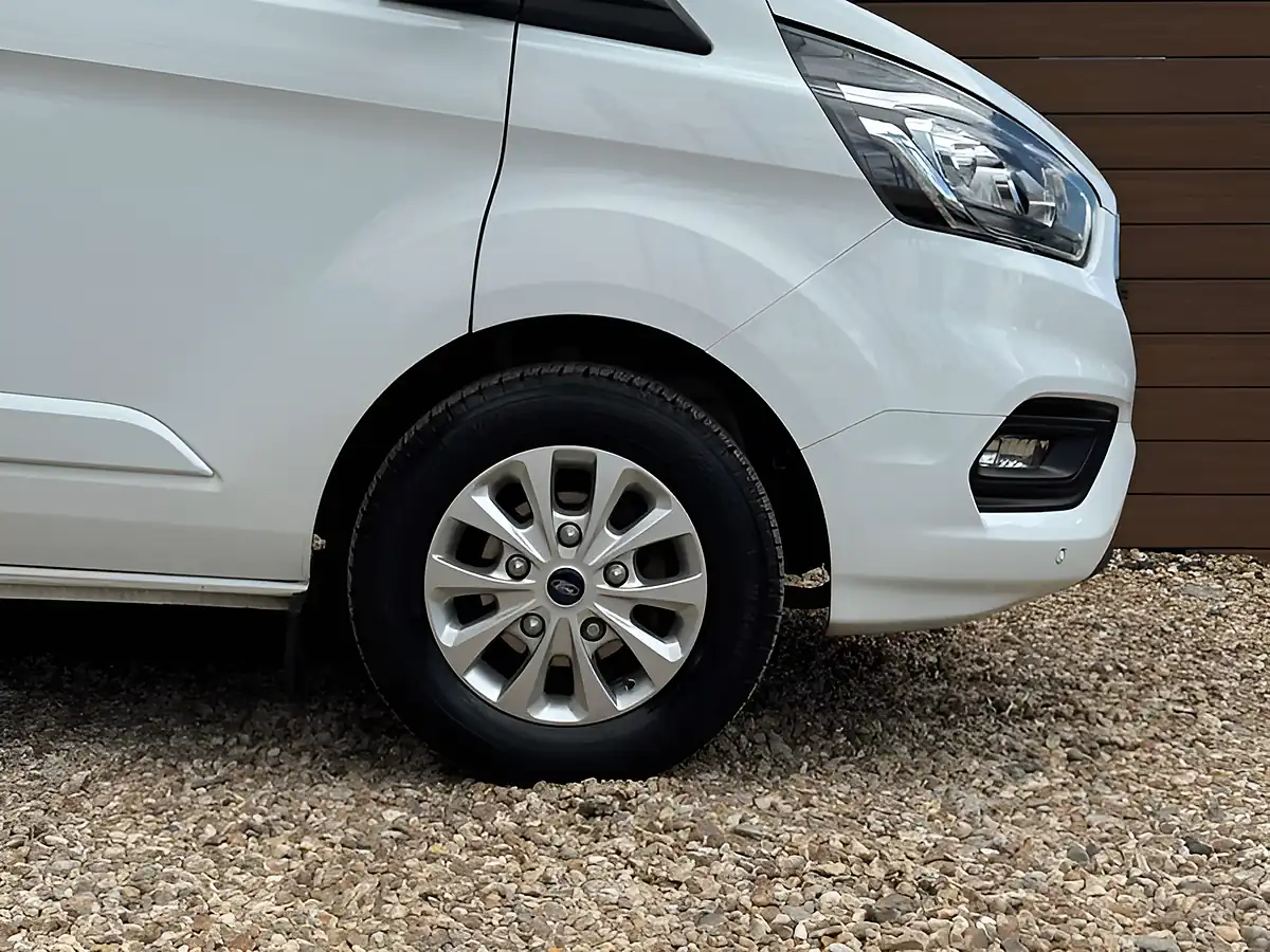 Used 2022 Ford Transit Custom 300 Limited Frozen White - Interior and Exterior details 10