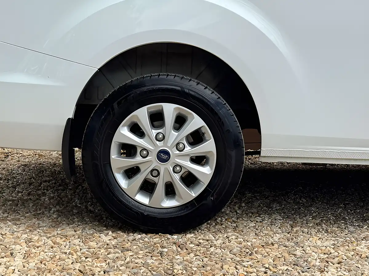 Used 2022 Ford Transit Custom 300 Limited Frozen White - Interior and Exterior details 14