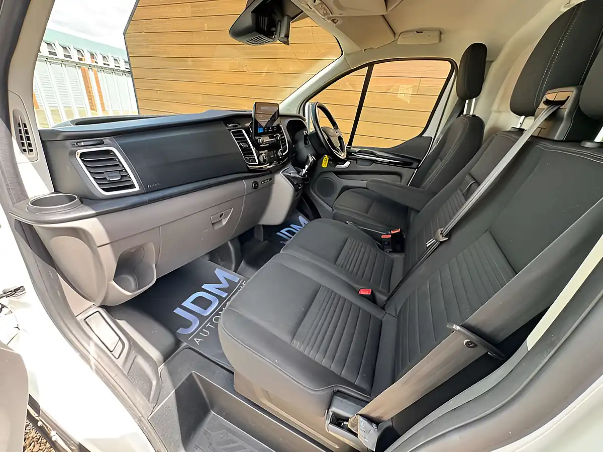 Used 2022 Ford Transit Custom 300 Limited Frozen White - Interior and Exterior details 20