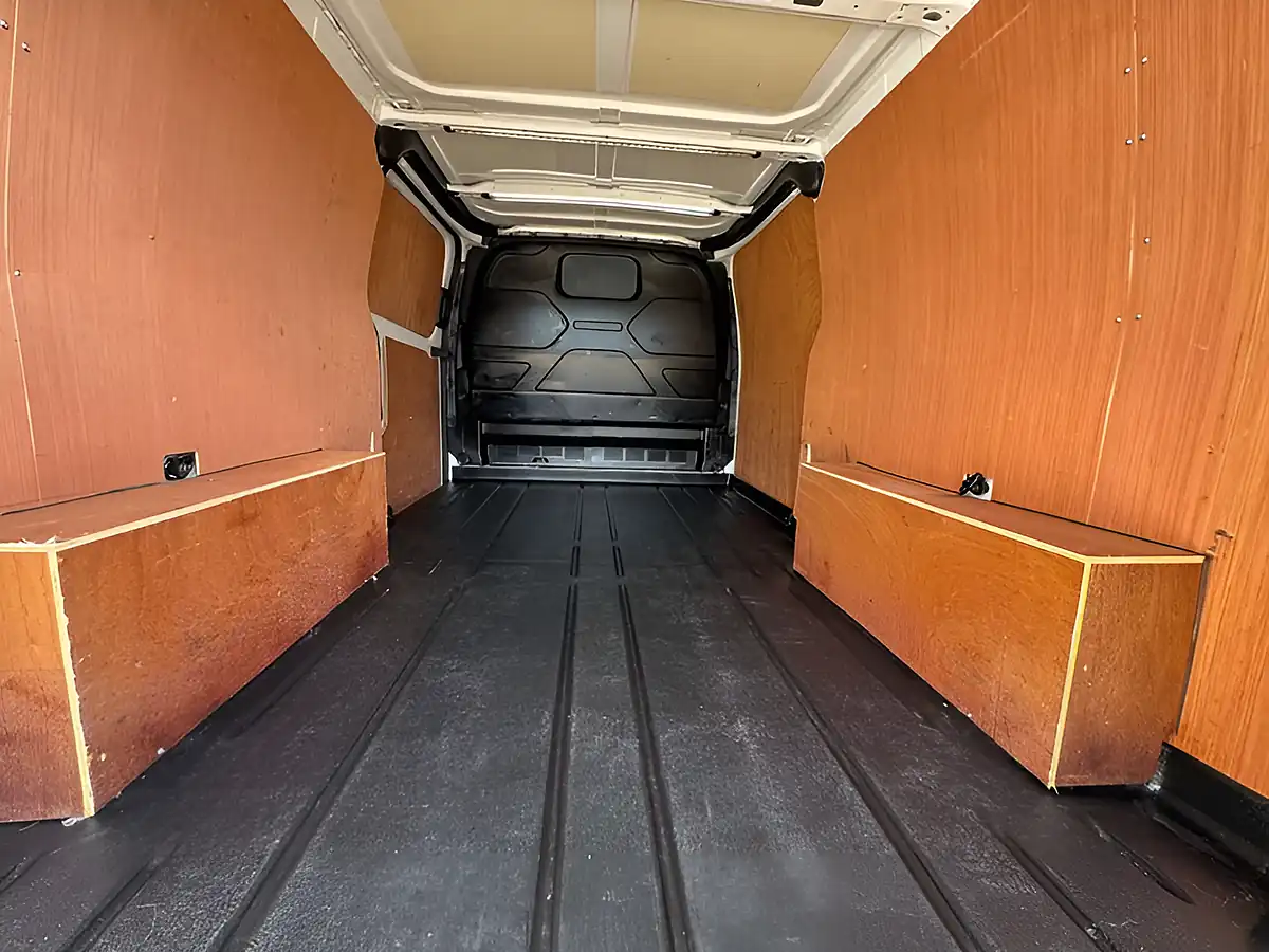 Used 2022 Ford Transit Custom 300 Limited Frozen White - Interior and Exterior details 6