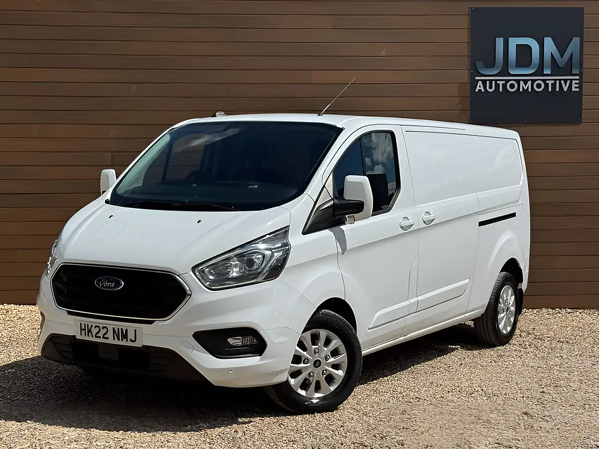 Used 2022 Ford Transit Custom 300 Limited Frozen White - Interior and Exterior details 9
