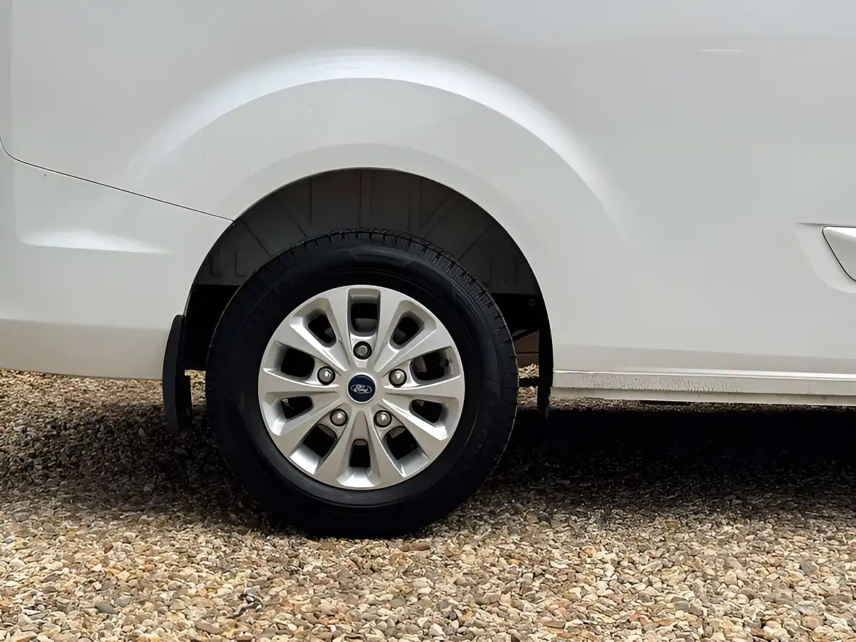 Used 2022 Ford Transit Custom 300 Limited Frozen White - Interior and Exterior details 11