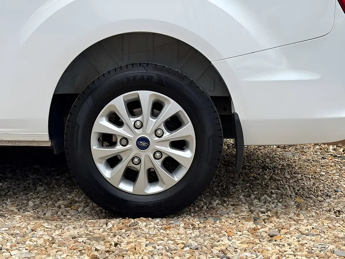 Used 2022 Ford Transit Custom 300 Limited Frozen White - Interior and Exterior details 12