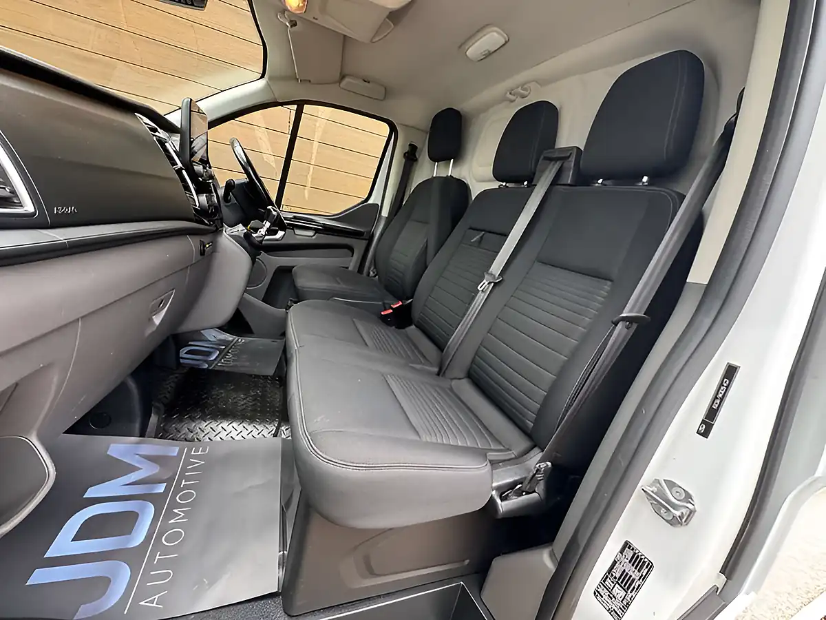 Used 2022 Ford Transit Custom 300 Limited Frozen White - Interior and Exterior details 19